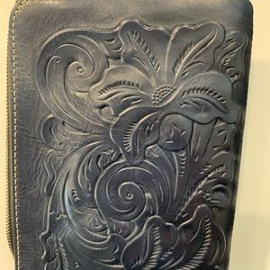 Patricia Nash leather wristlet/clutch